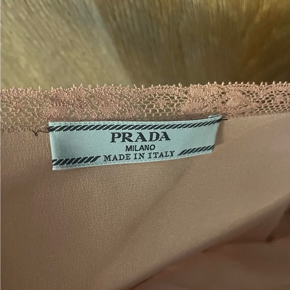 Prada - Picture 5 of 15